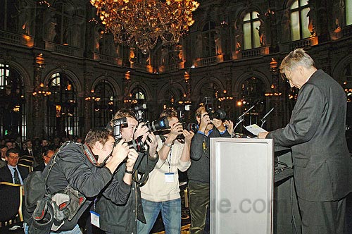 EuroMoney2005_384.jpg